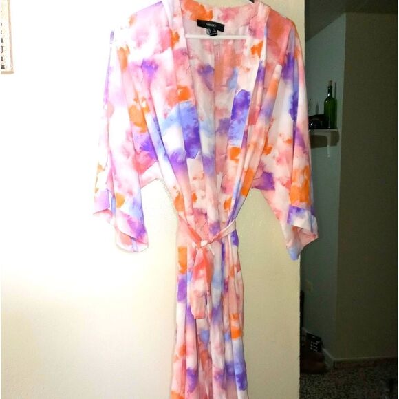 Fashionable Robe - Picture 1 of 2